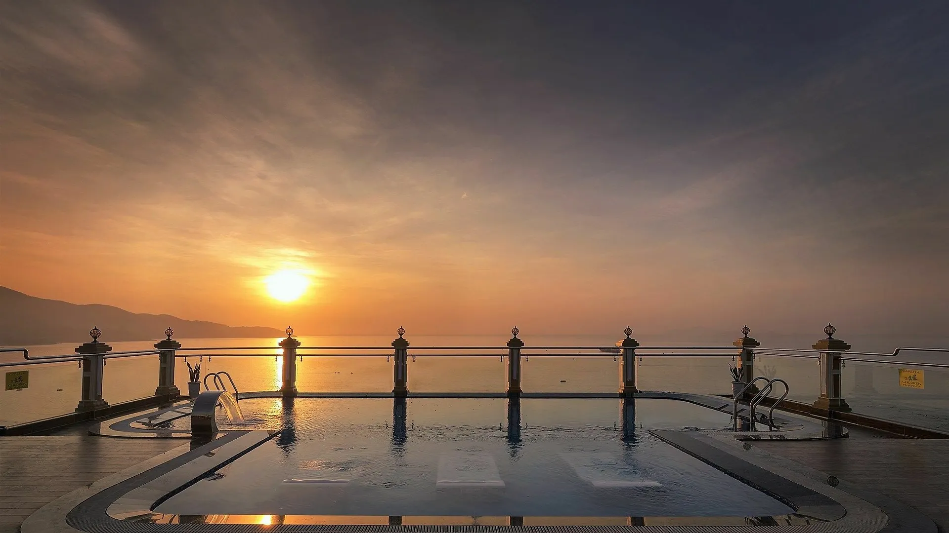 7 Seven Sea Hotel Da Nang 4*,