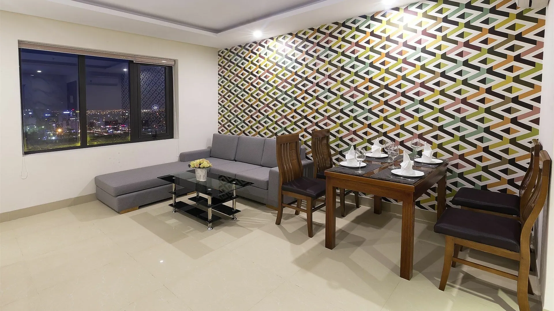 7 Seven Sea Hotel Da Nang 4*,