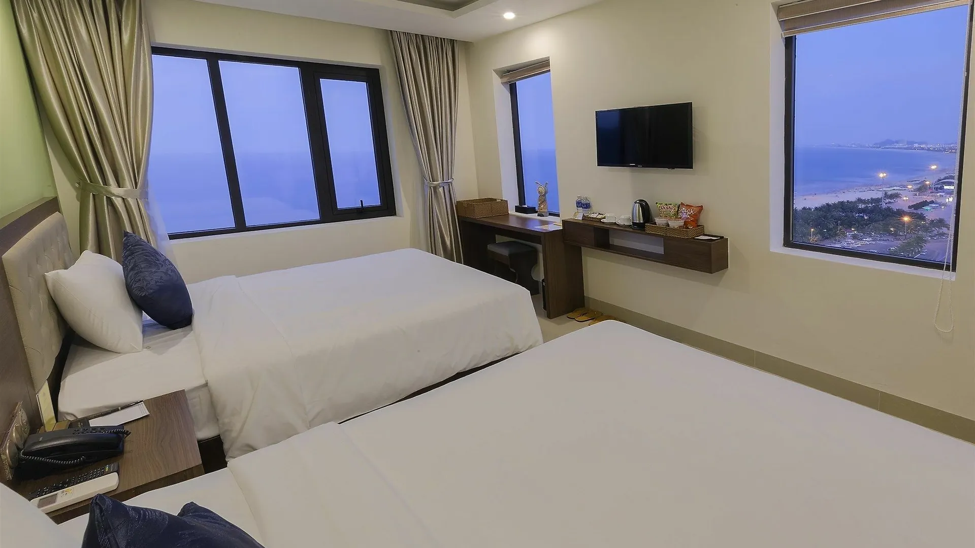 7 Seven Sea Hotel Da Nang 4*,  Vietnam